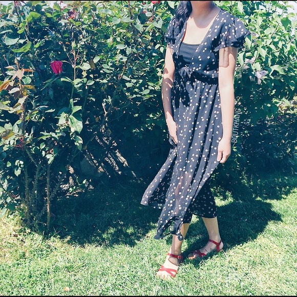 Dresses & Skirts - Floral Front Tie Dress Dresses & Skirts - Floral Front Tie Dress